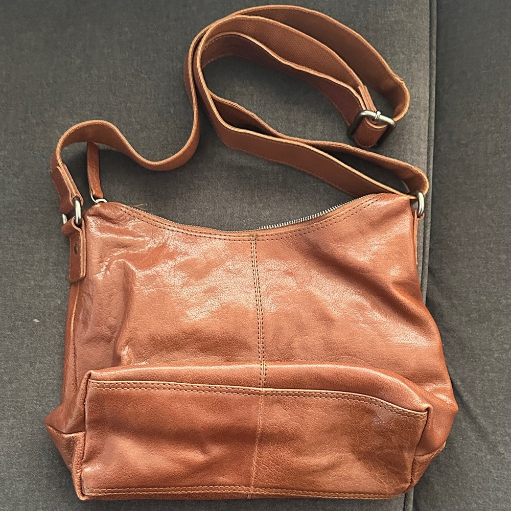 Spikes & Sparrow Brown Leather Crossbody Shoulder Bag with Front Buckle Pockets - Picture 4 of 10